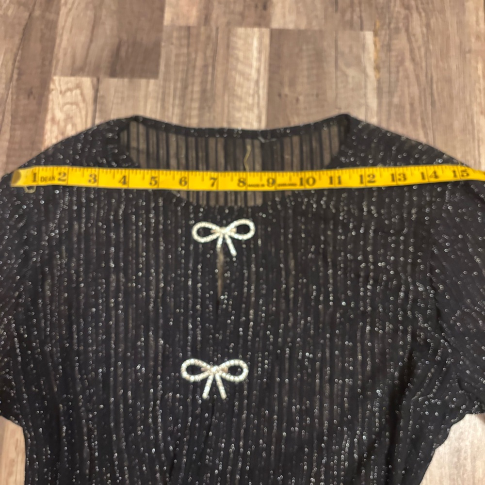 Elegant Black shrit with Bow Details - Picture 3 of 3